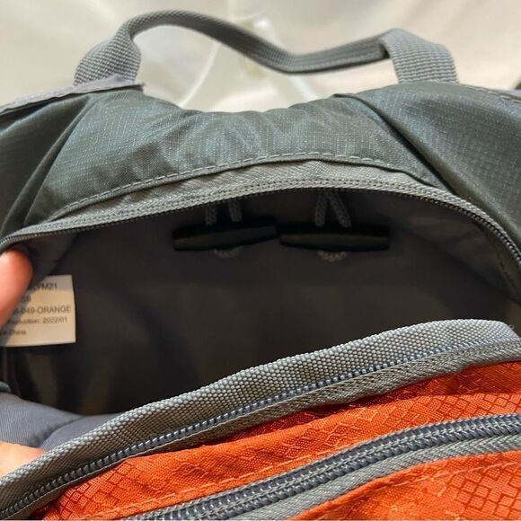 New without tags WORLD FAMOUS SPORTS® AMERICAN OUTBACK ACTION 12 HYDRATION PACK - Picture 9 of 10